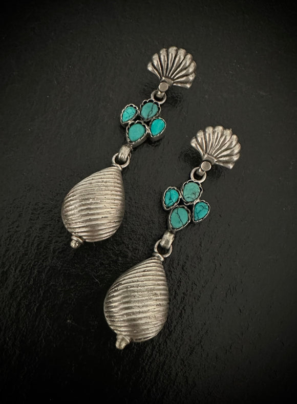 Trendy turquoise Shell Drops