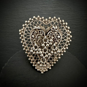 Heart carved Box Ring