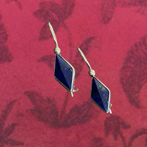 Stoned Lapiz Rhombus Earrings