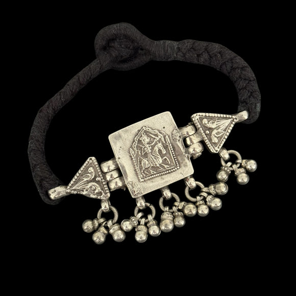 Ethnic thread cuff