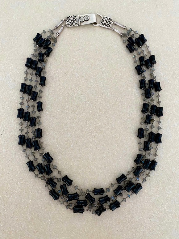 Stonned Black necklace