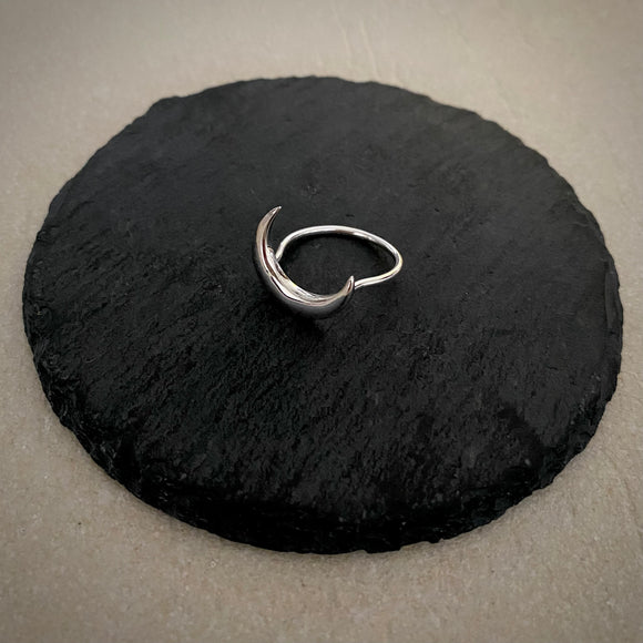 Band plain crescent ring