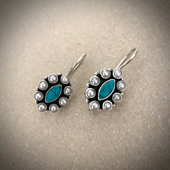 Trendy turquoise Pearl floral drops