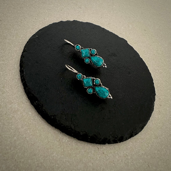 Trendy turquoise Multi Small Drops
